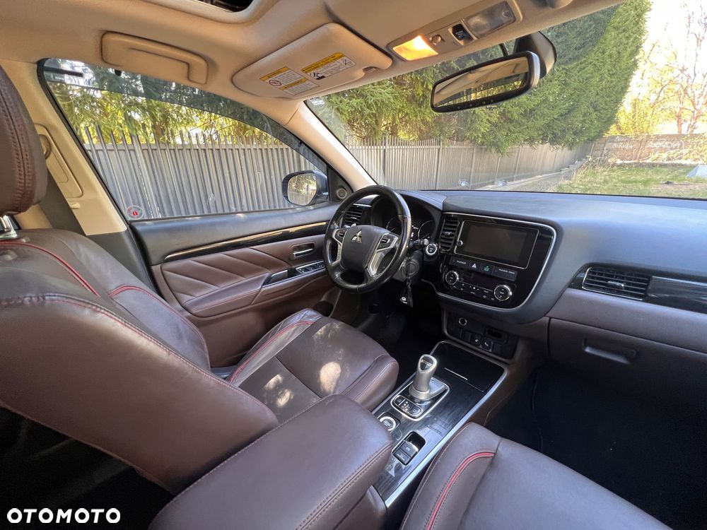 Mitsubishi Outlander 2.0 4WD Plus - 6