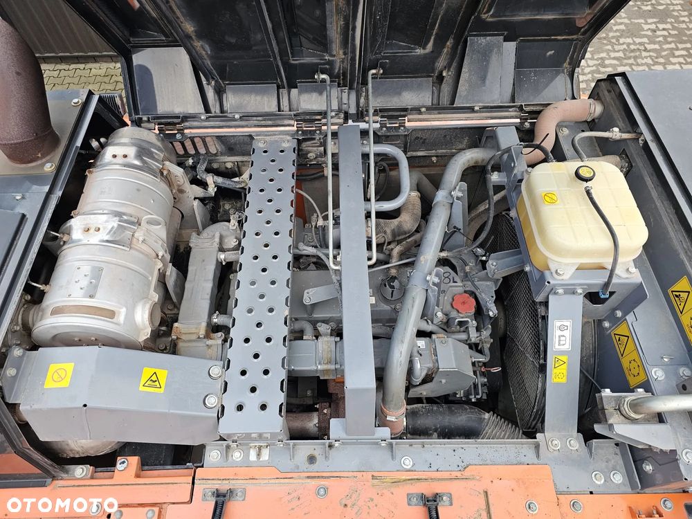 Hitachi ZX300LC-6 - 15