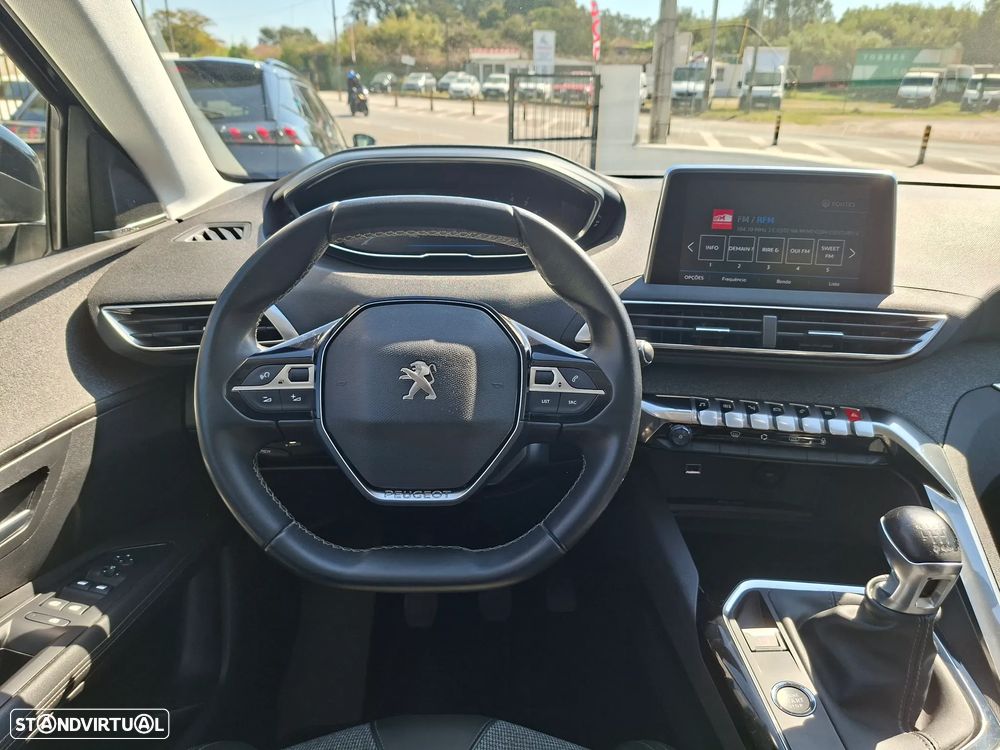 Peugeot 3008 PureTech 130 Stop & Start GPF Allure - 23