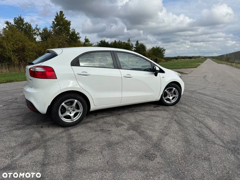 Kia Rio - 6
