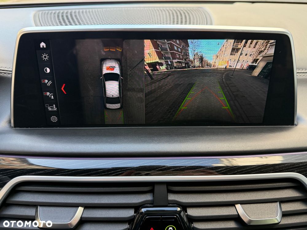 BMW Seria 7 750d xDrive sport - 24