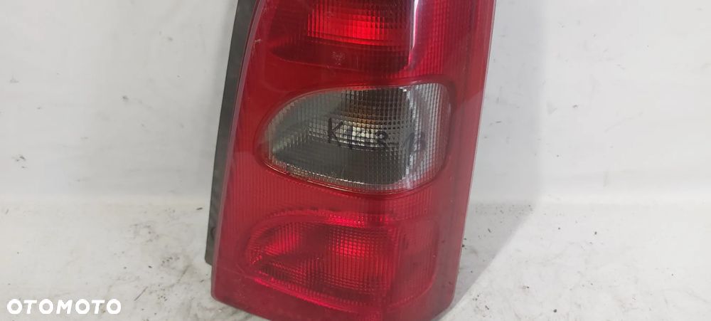 .  TYL TYLNA LAMPA PRAWA SUZUKI WAGON R - 2