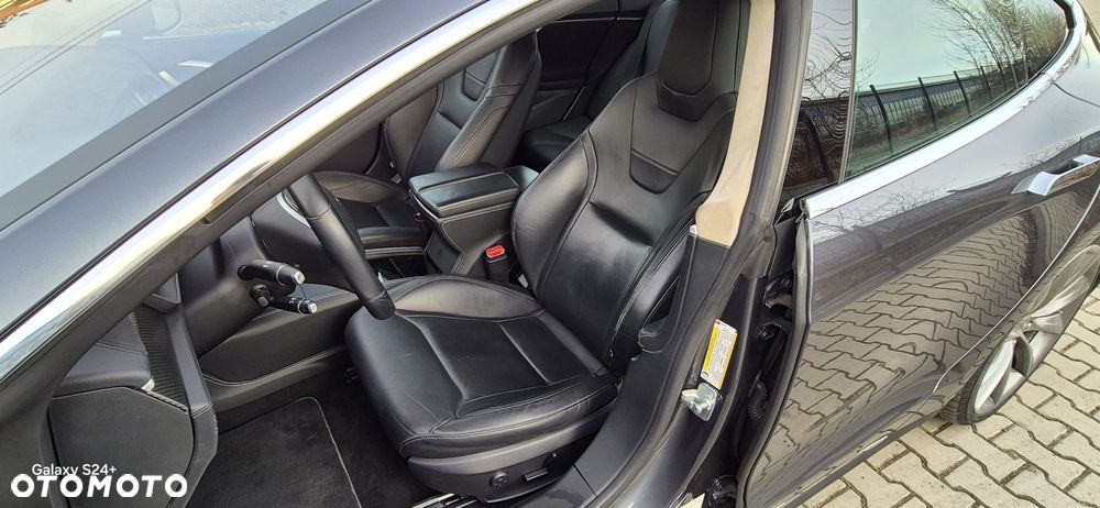 Tesla Model S - 15