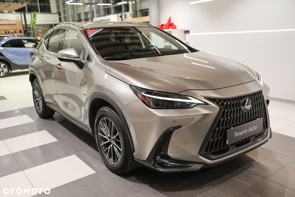 Lexus NX 350h Business AWD - 4