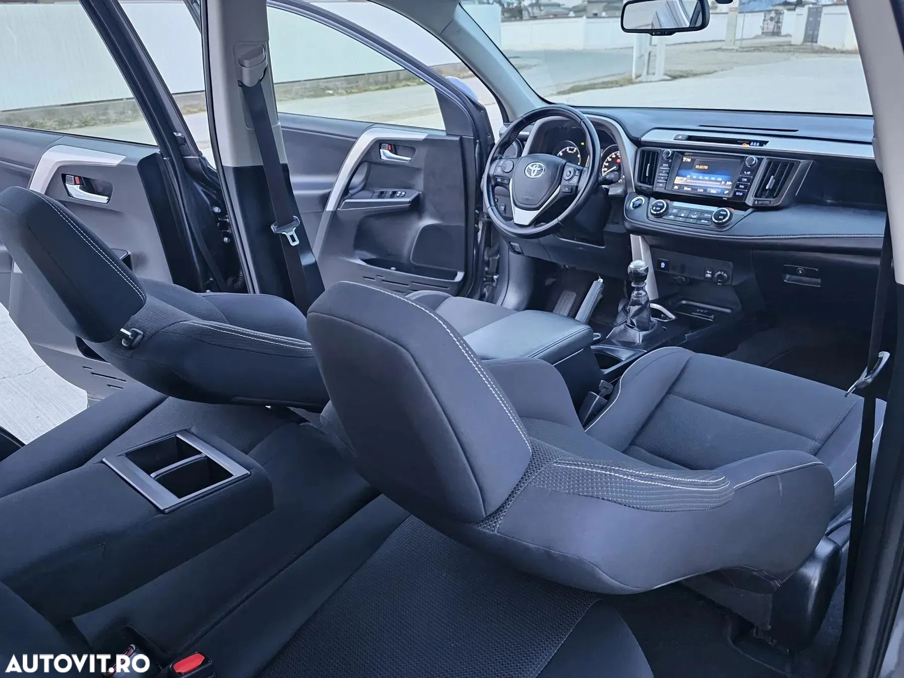 Toyota RAV4 - 7