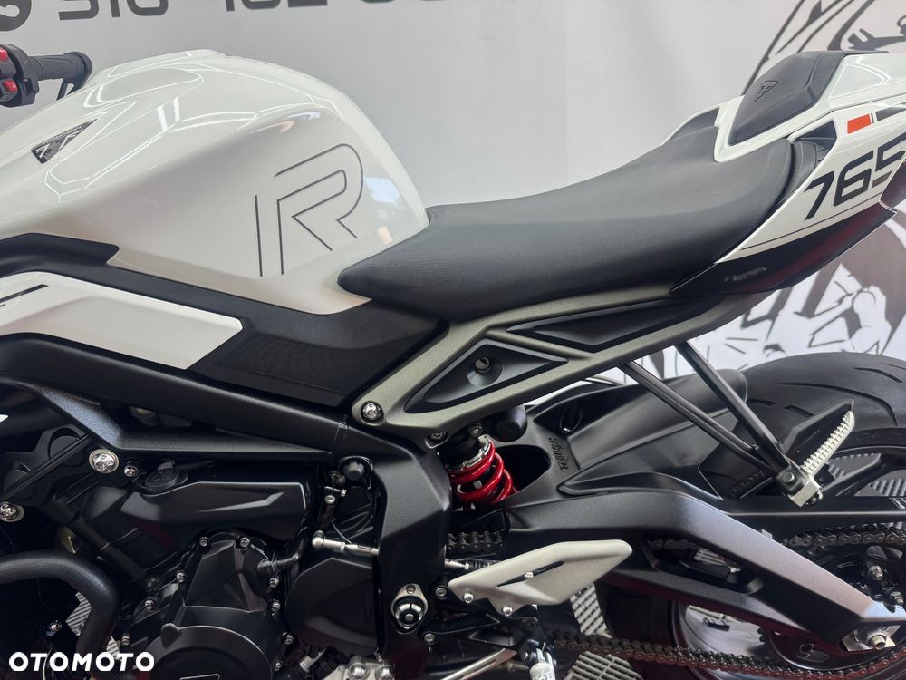 Triumph Street Triple - 17