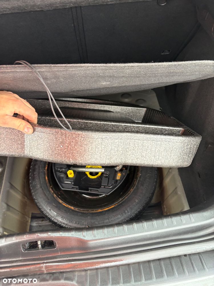 Peugeot 308 HDi FAP 90 Tendance - 29