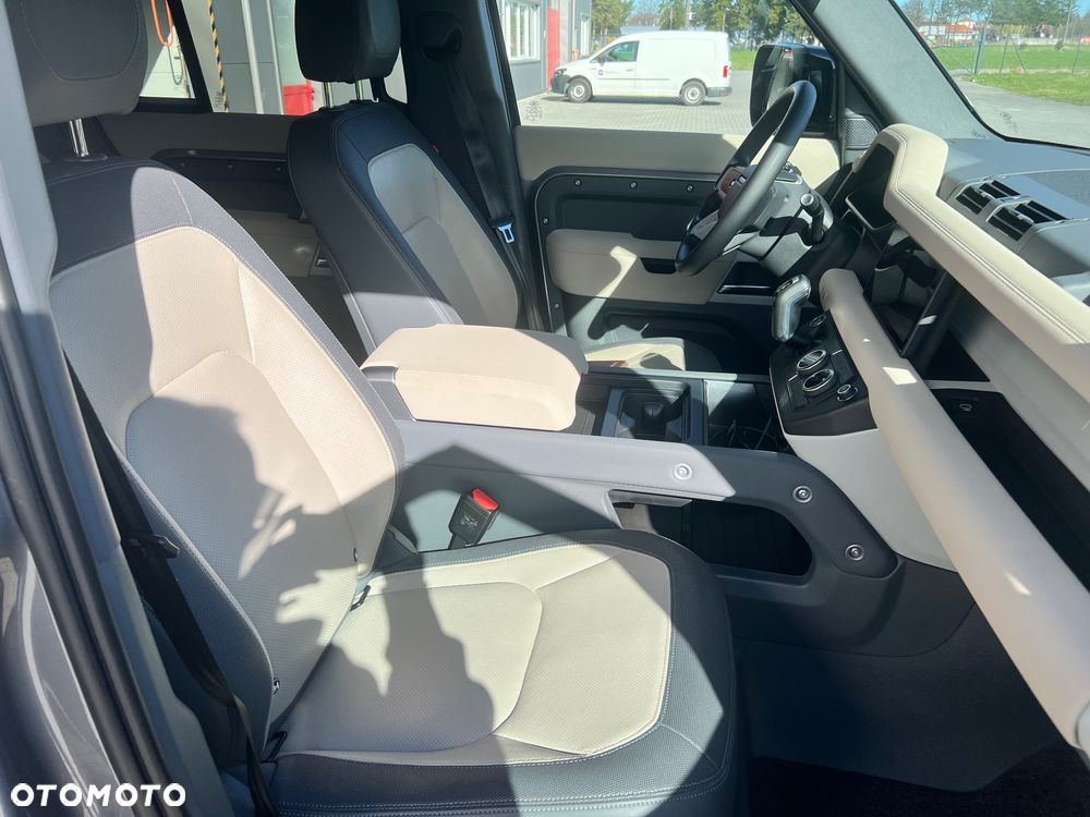Land Rover Defender 3.0 D250 mHEV X-Dynamic SE - 12