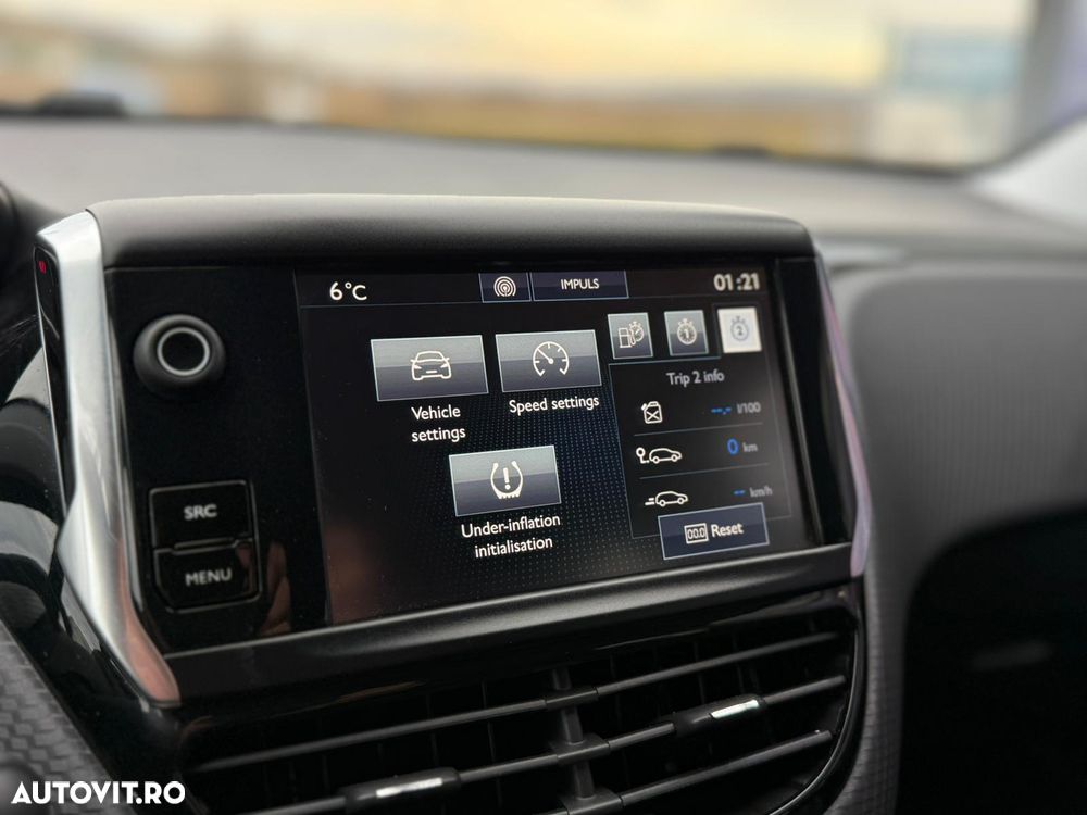 Peugeot 2008 1.2 L PureTech Allure - 15