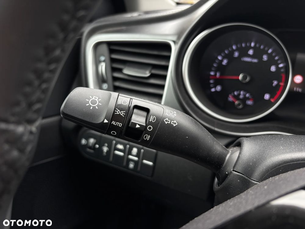 Kia Ceed 1.5 T-GDI M - 13