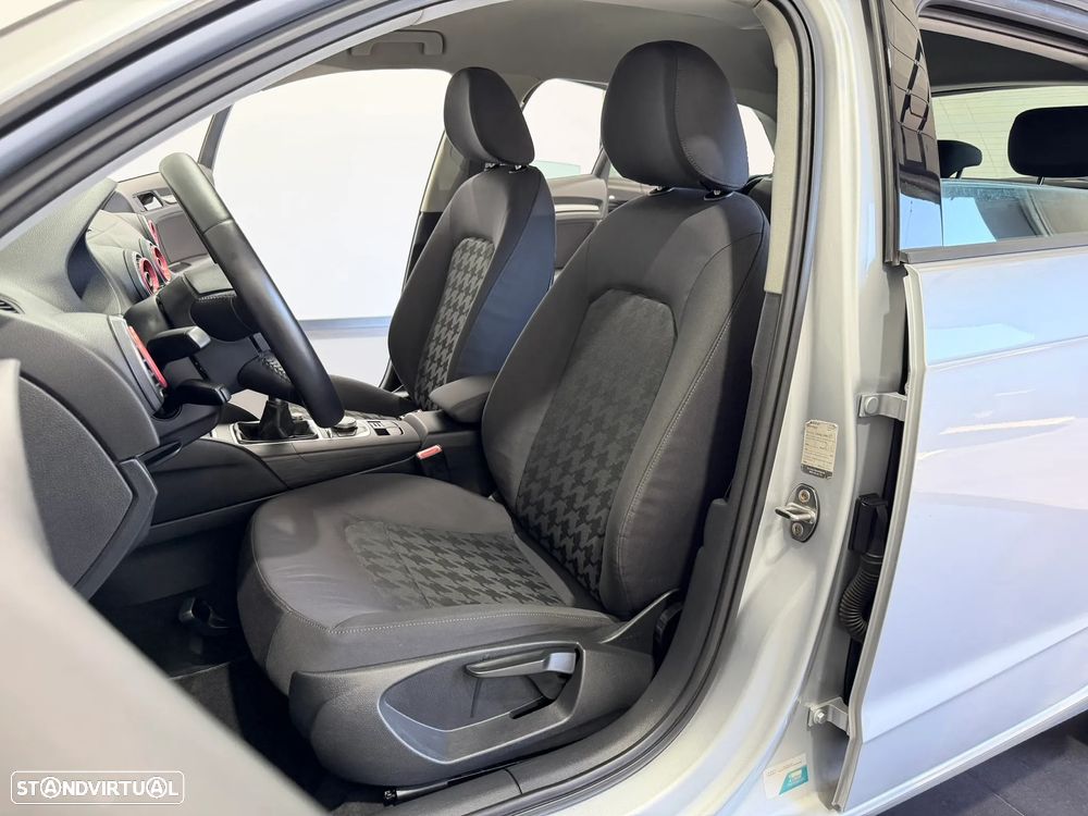 Audi A3 Sportback 1.6 TDI Advance - 31