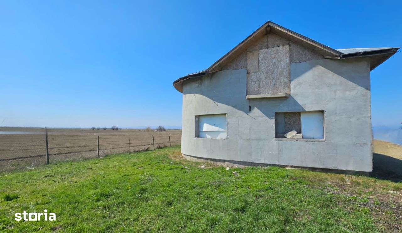 Casa Milcovu P+M Suprf cca 200mp Teren 7500mp - Imagine principală: 4/13