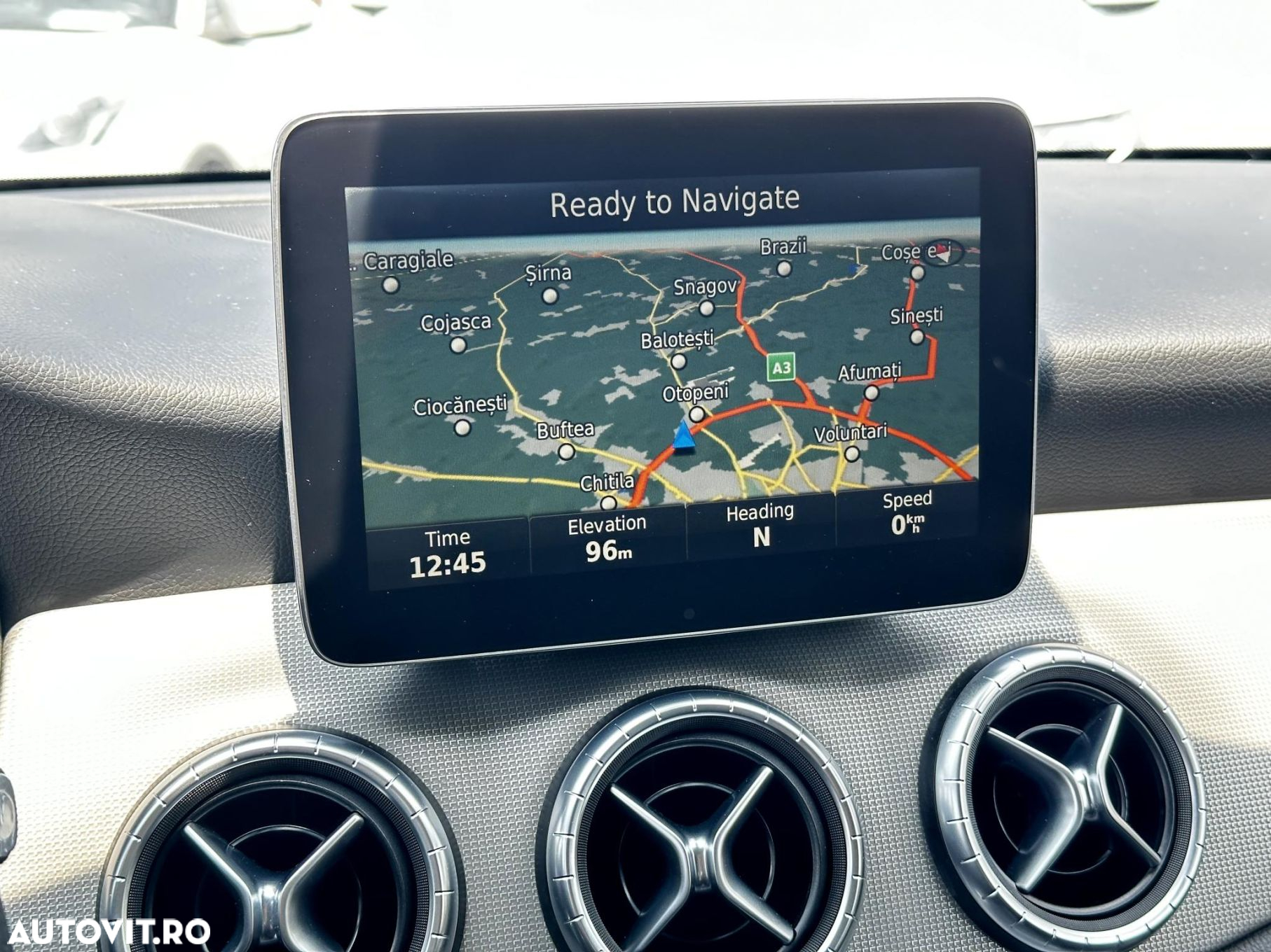 Mercedes-Benz CLA - 12