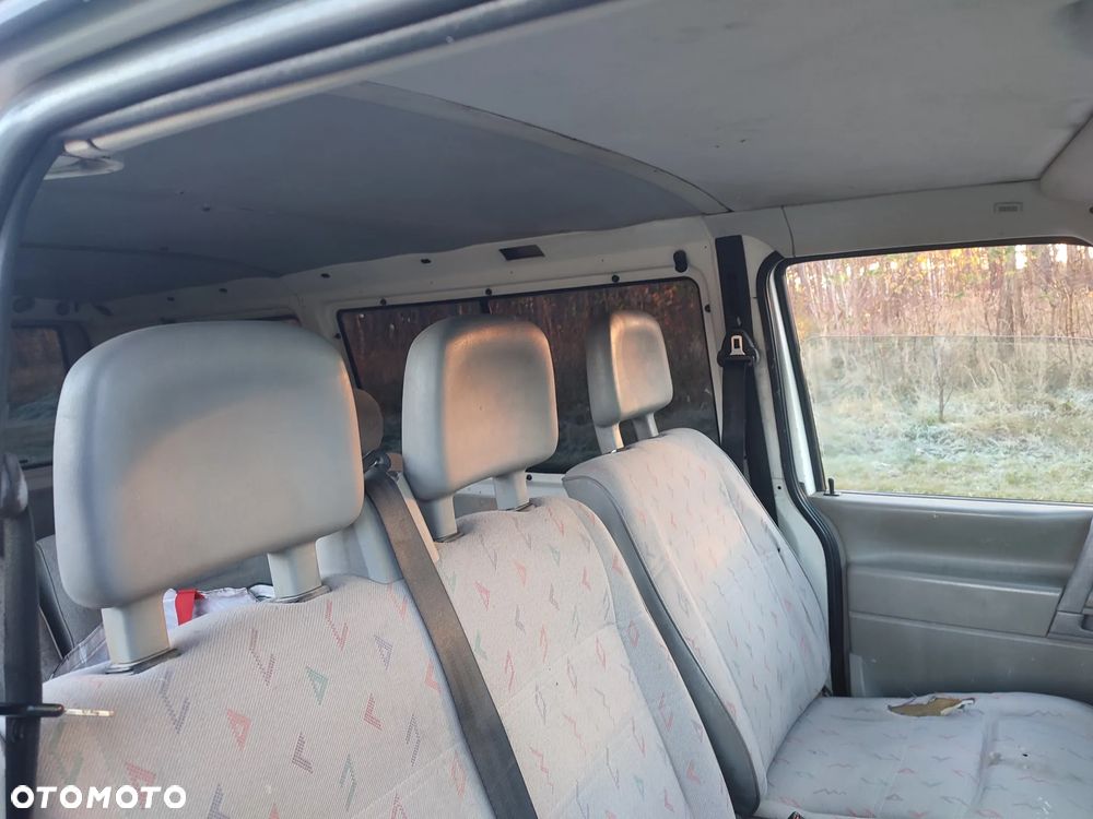 Volkswagen Transporter - 32