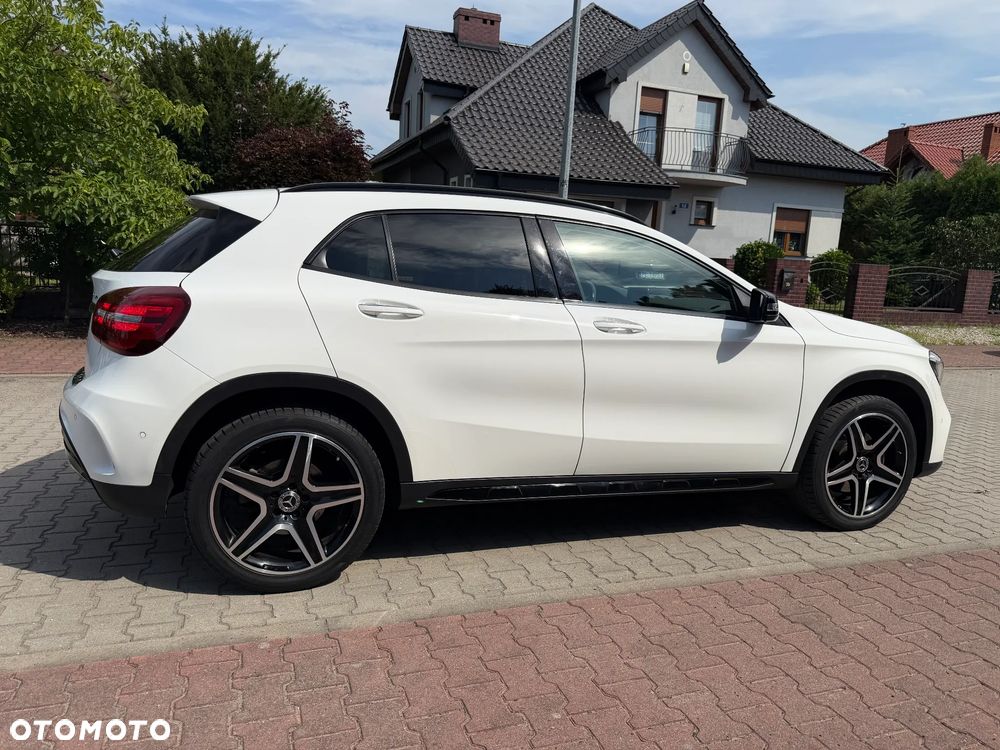 Mercedes-Benz GLA 220 4-Matic - 23