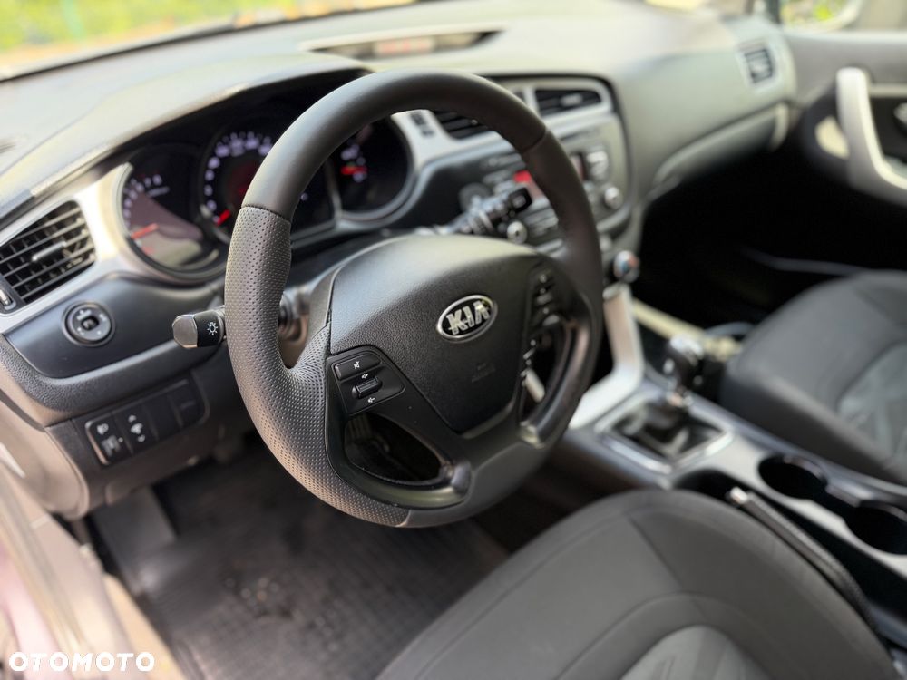 Kia Ceed - 16