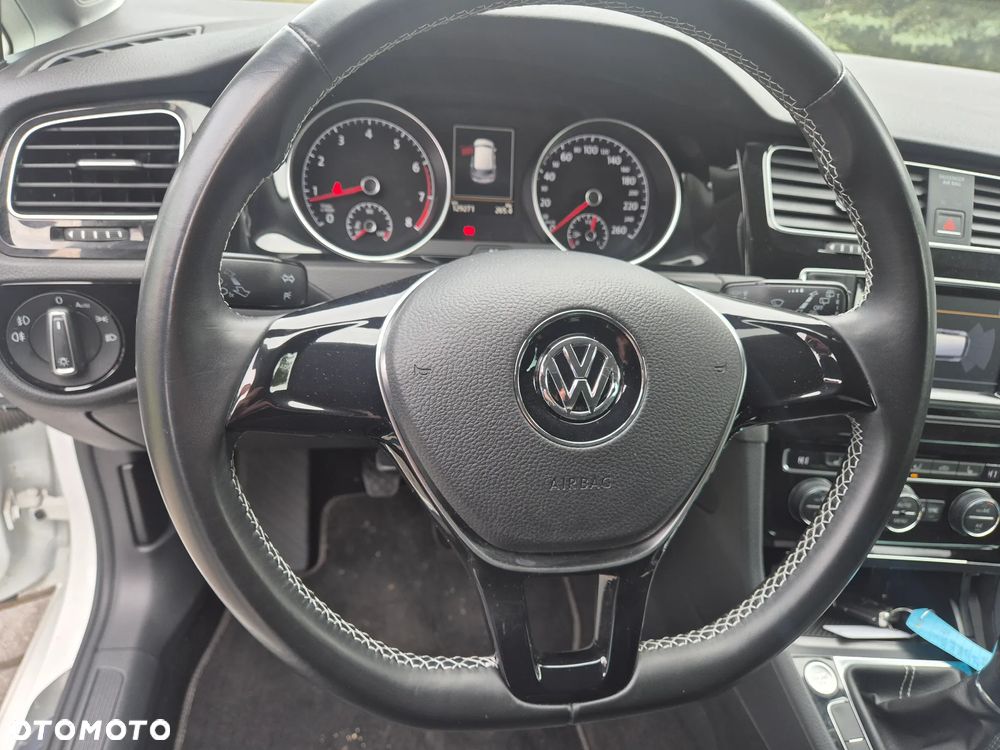 Volkswagen Golf 1.2 TSI BlueMotion Technology Cup - 23