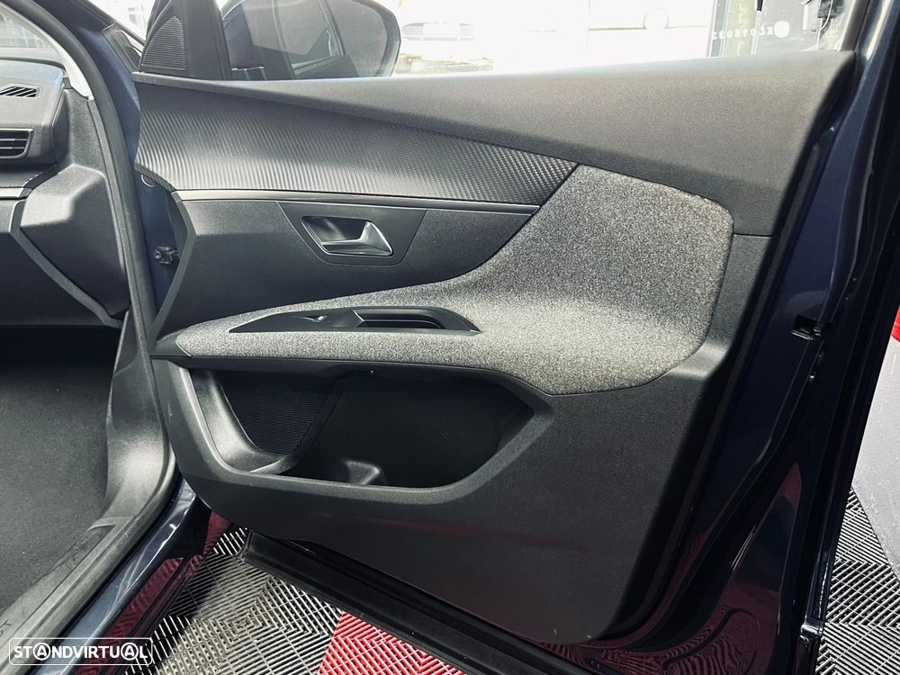 Peugeot 5008 1.5 BlueHDi Allure EAT8 - 37