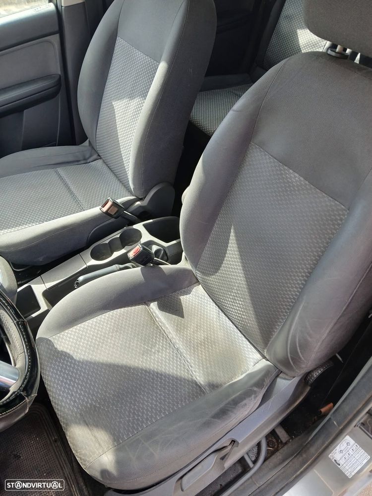 Ford Focus C-Max 1.6 TDCi Ambiente - 4