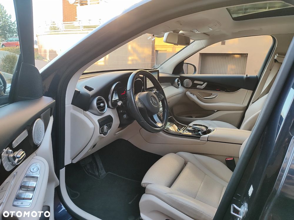 Mercedes-Benz GLC 300 4Matic 9G-TRONIC Exclusive - 10