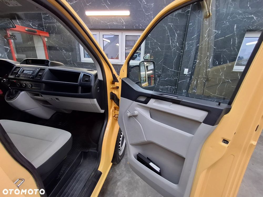 Volkswagen Transporter T6 Doka Dubel Kabina Brygadówka 6 Miejsc Klimatyzacja Tempomat Hak Aluminiowe Burty Światła Dzienne Halogeny Webasto 2016 Rok Euro 6 - 15