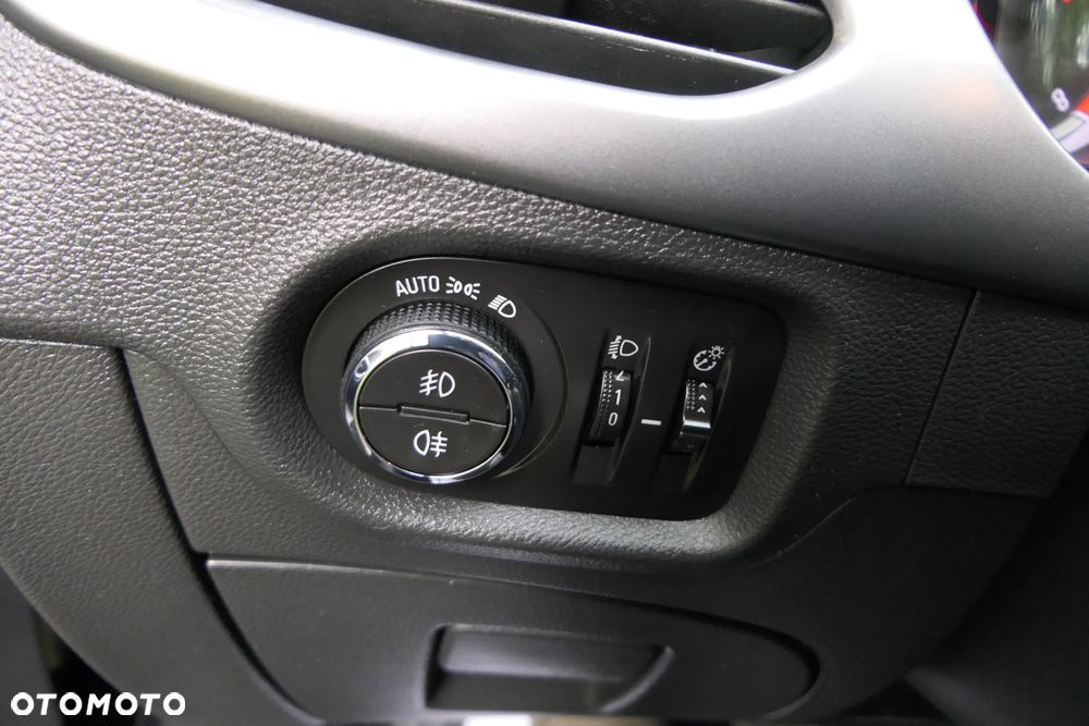 Opel Astra 1.4 Turbo Dynamic - 29
