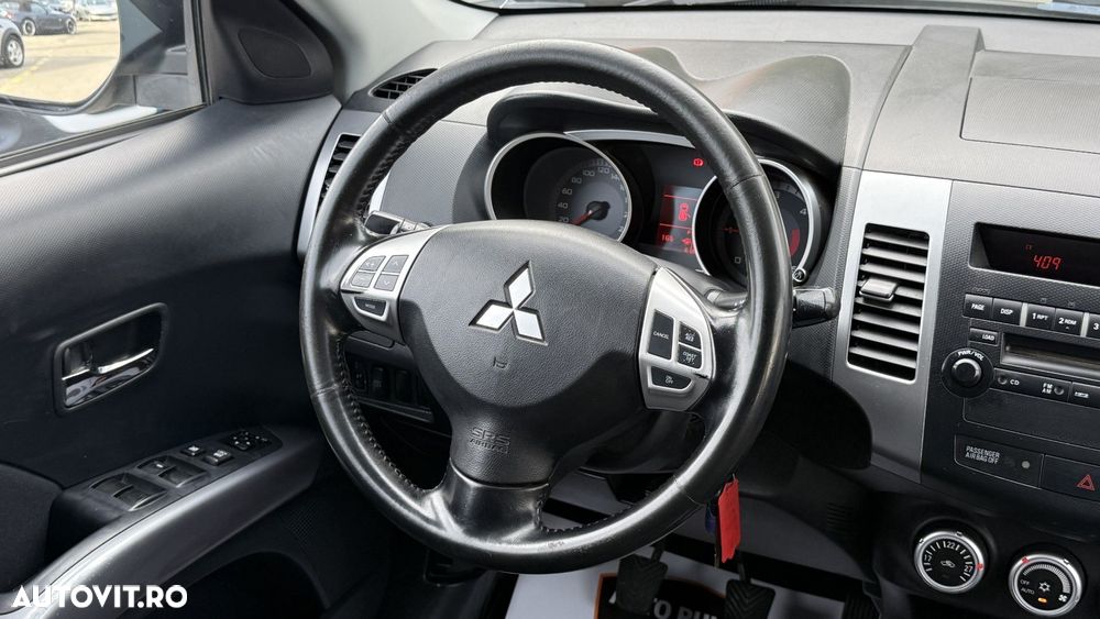 Mitsubishi Outlander - 14