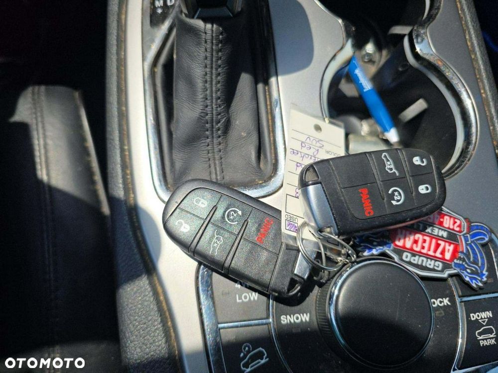 Jeep Grand Cherokee - 11