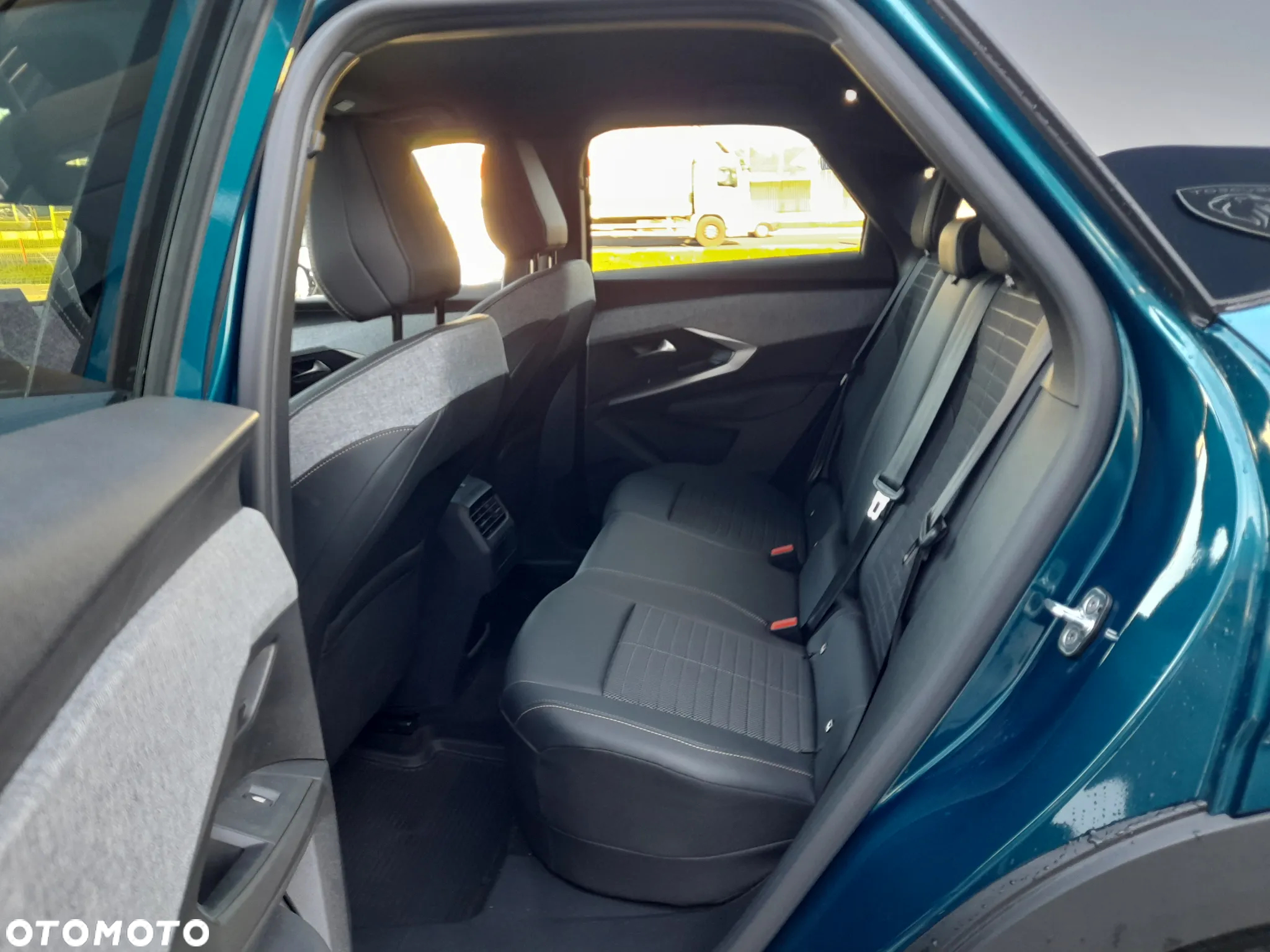 Peugeot 3008 1.2 PureTech mHEV Allure Pack S&S e-DCS6 - 12