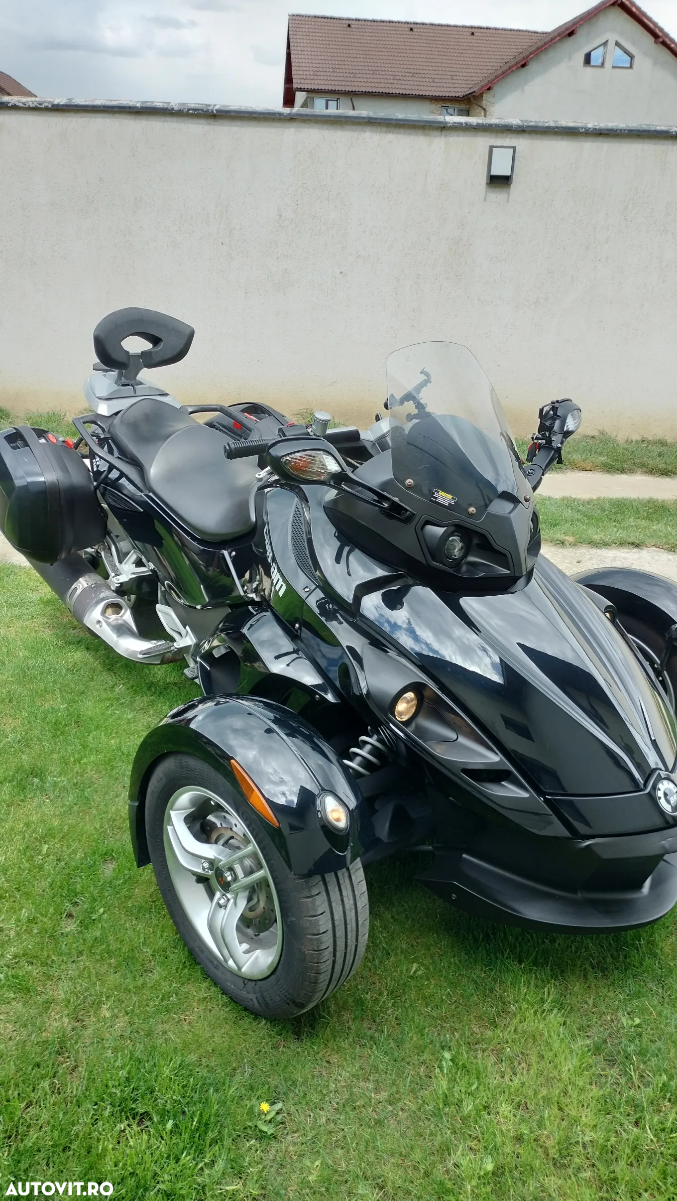 Can-Am Spyder - 11