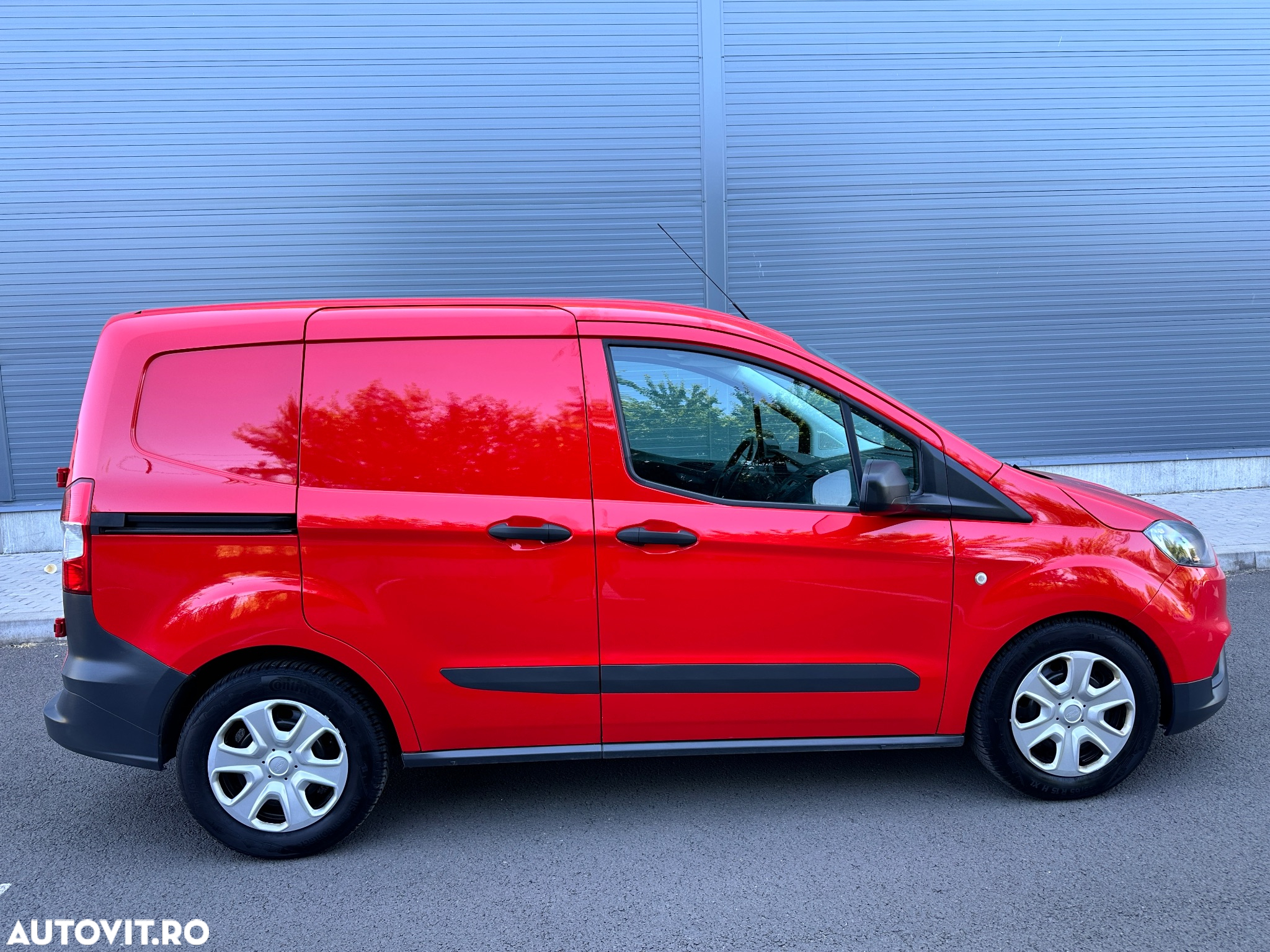 Ford Transit Courier - 15