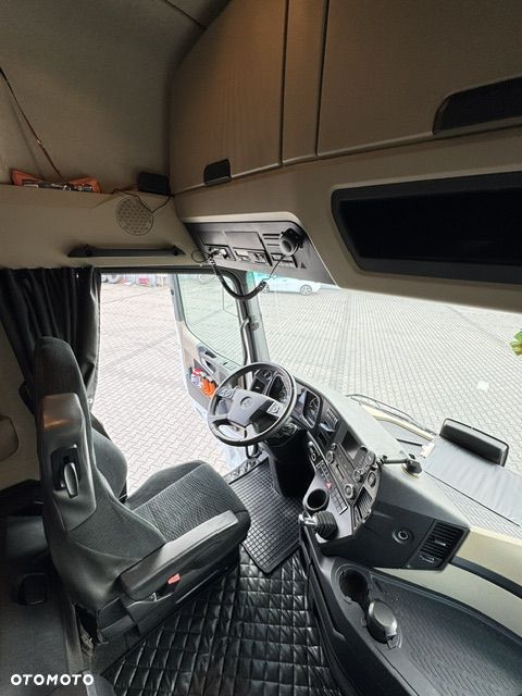 Mercedes-Benz Actros - 9