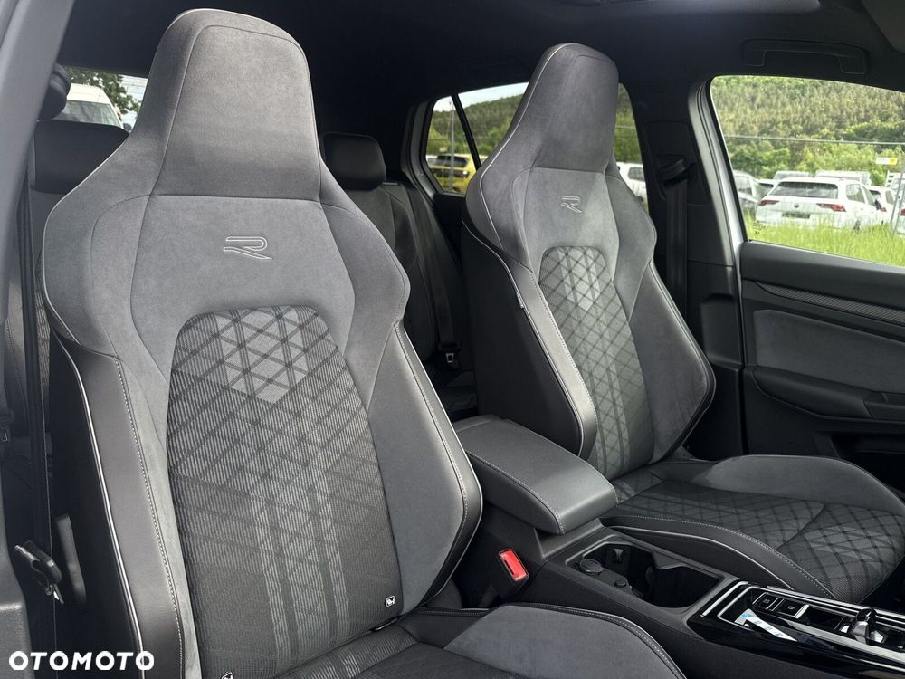Volkswagen Golf 1.5 eTSI mHEV R-Line DSG - 16
