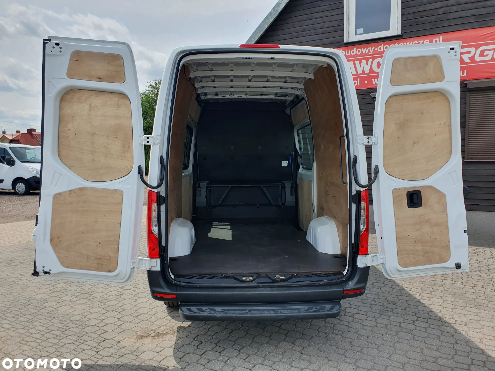 Mercedes-Benz SPRINTER - 11