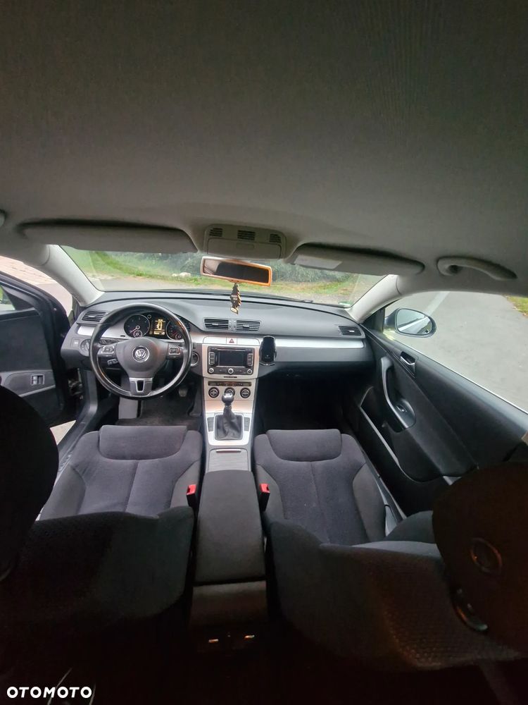 Volkswagen Passat 2.0 TDI DPF R-Line Edition - 9