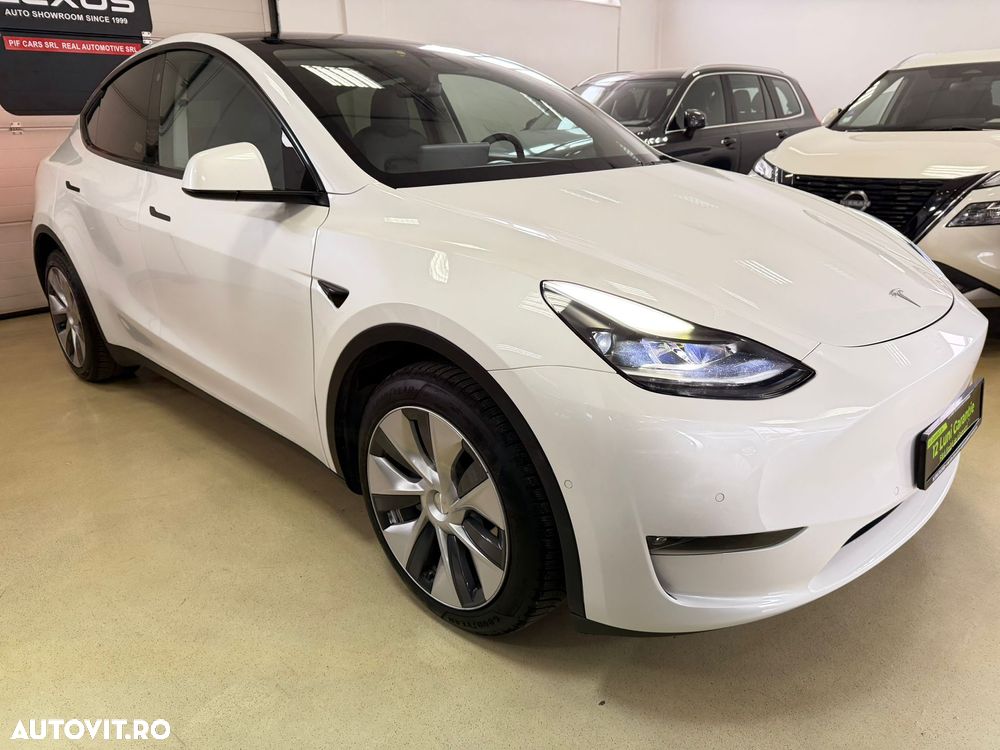 Tesla Model Y - 4