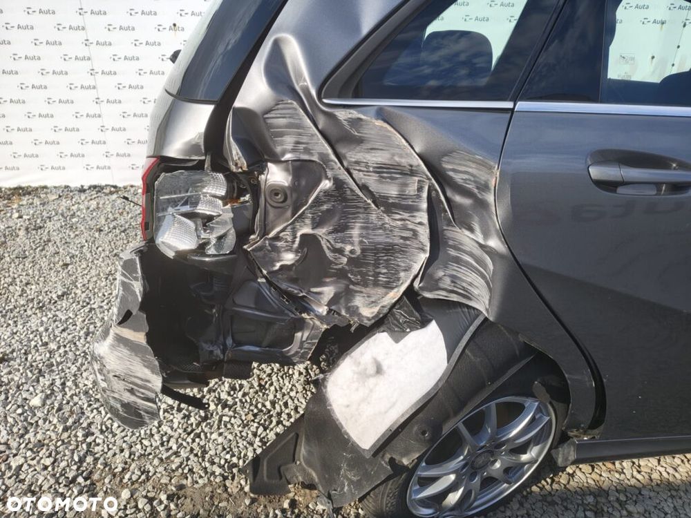 Mercedes-Benz Klasa B 200 Edition - 14