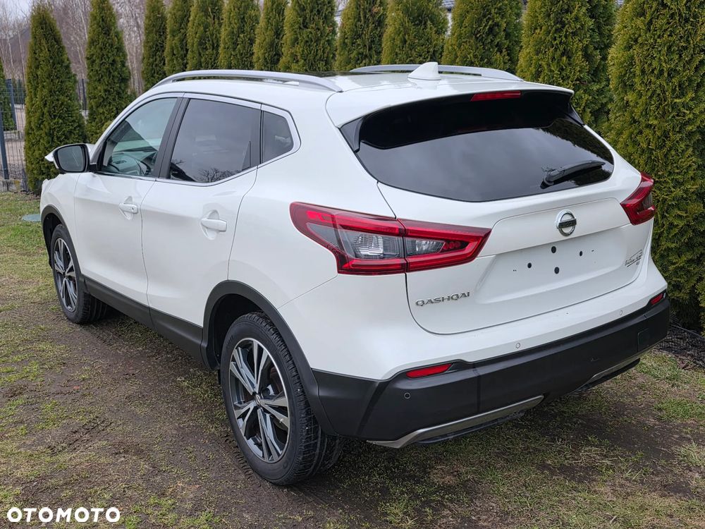 Nissan Qashqai 1.6 DCi Xtronic TEKNA - 11