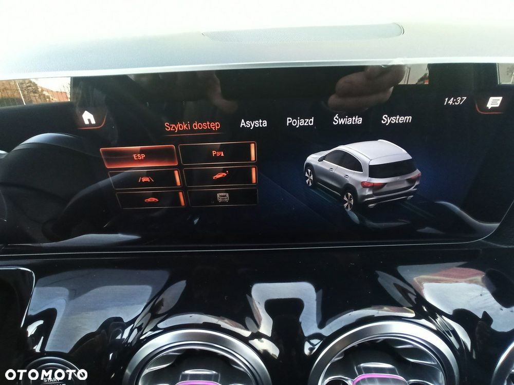 Mercedes-Benz GLA - 22