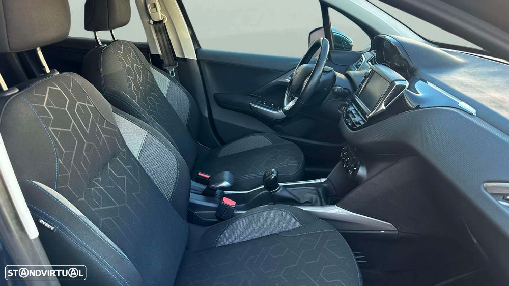 Peugeot 2008 1.2 PureTech Active - 12