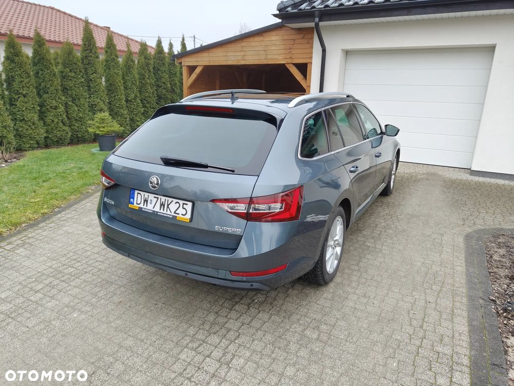 Skoda Superb 2.0 TDI DSG Style - 10