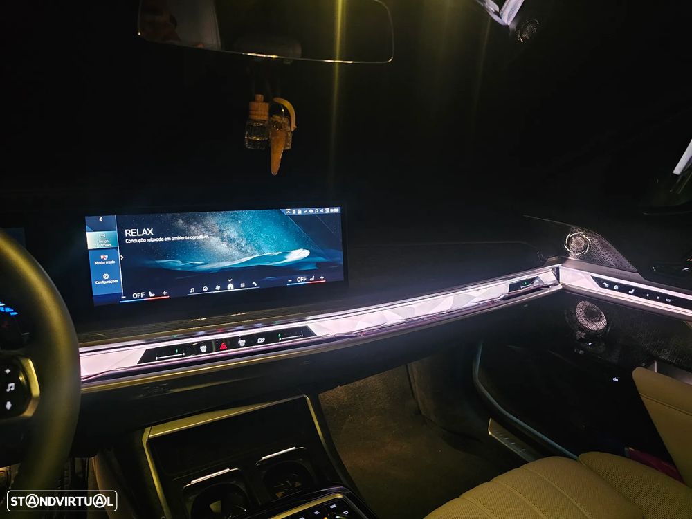 BMW 760 M760e xDrive - 27