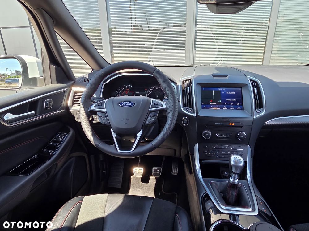 Ford S-Max - 37