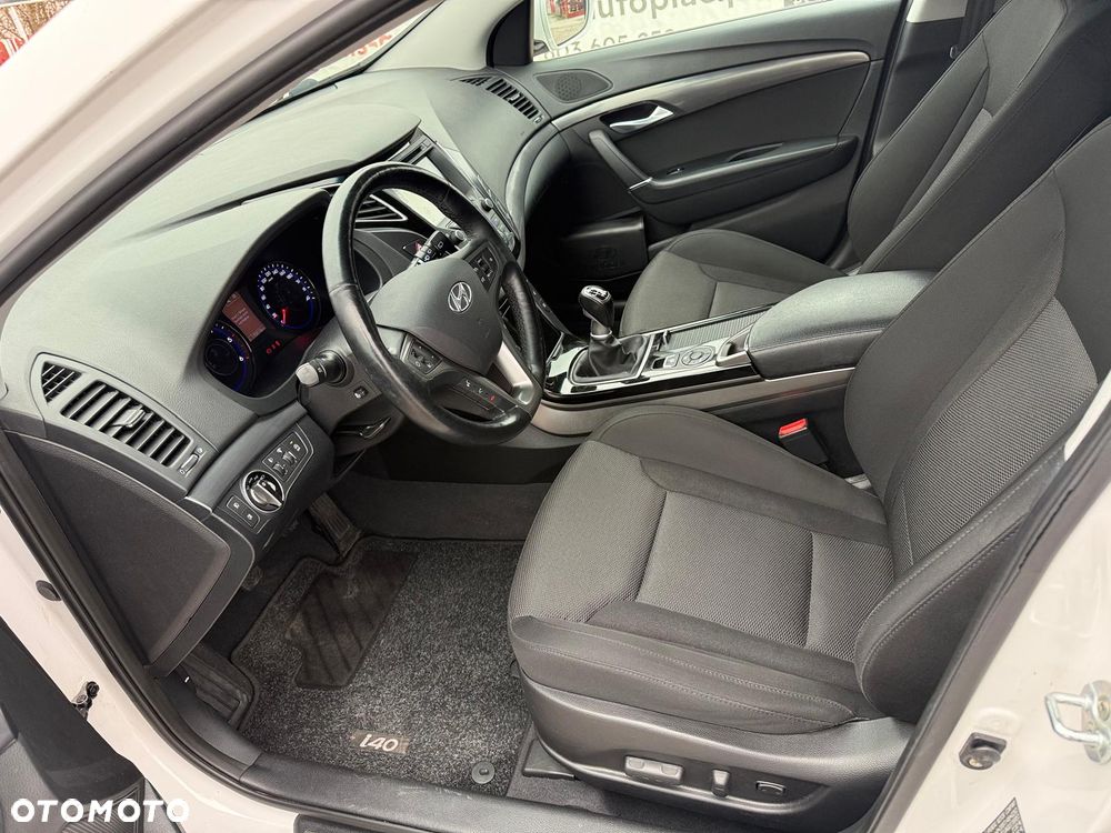 Hyundai i40 Kombi 1.7 CRDi Premium - 17