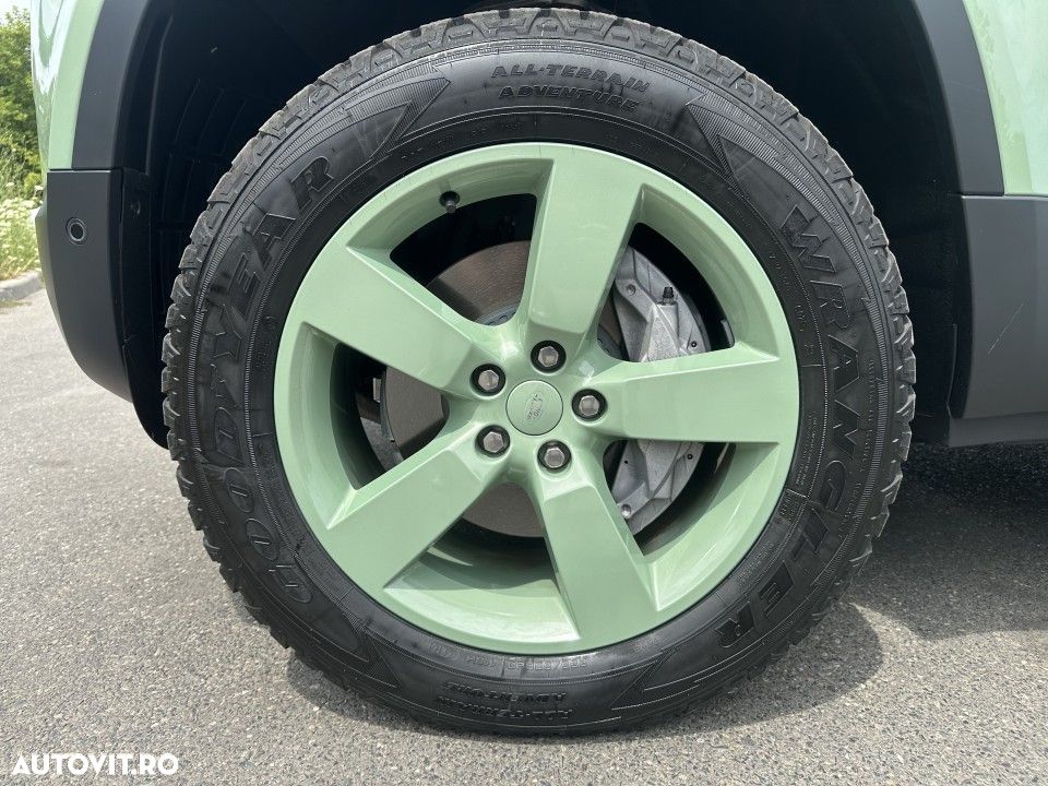 Land Rover Defender - 37