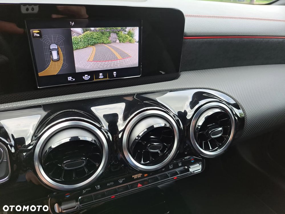 Mercedes-Benz CLA 200 7G-DCT Edition AMG Line - 23