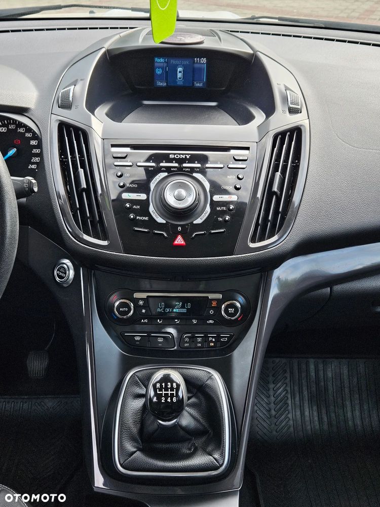 Ford Kuga 1.6 EcoBoost 2x4 Titanium - 17