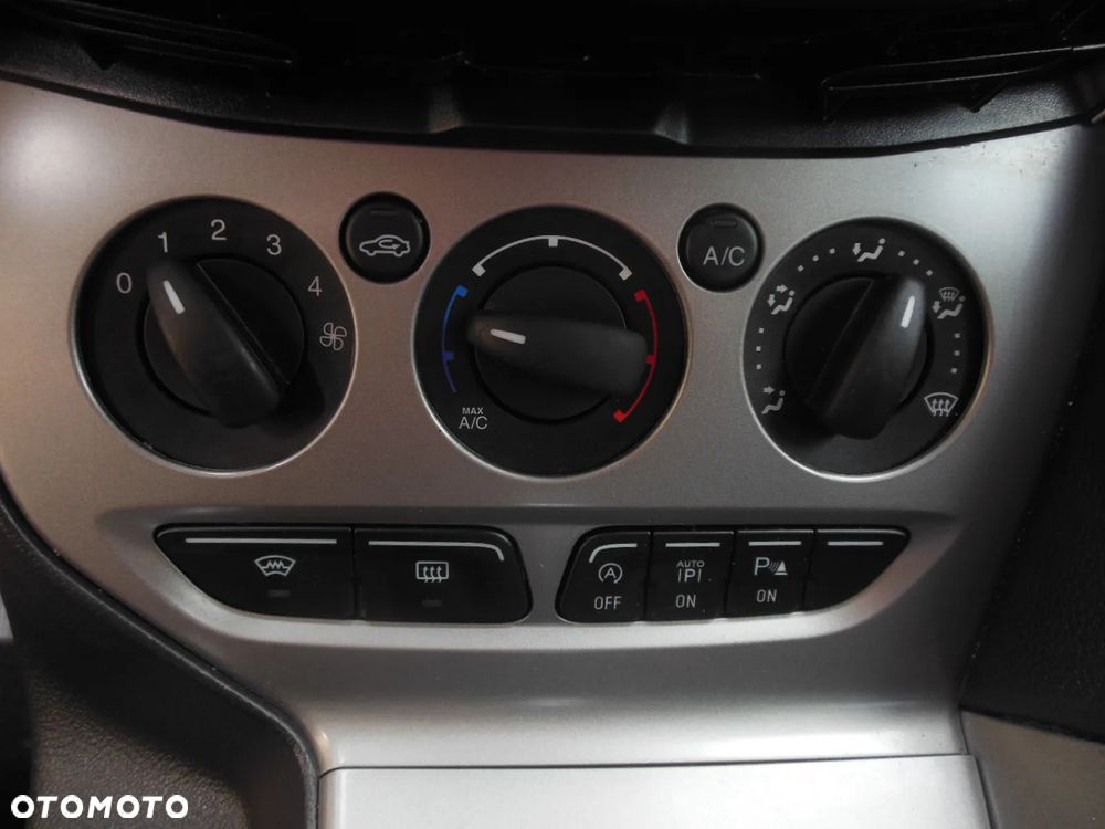 Ford Focus Turnier 1.0 EcoBoost Start-Stopp-System Business Edition - 16