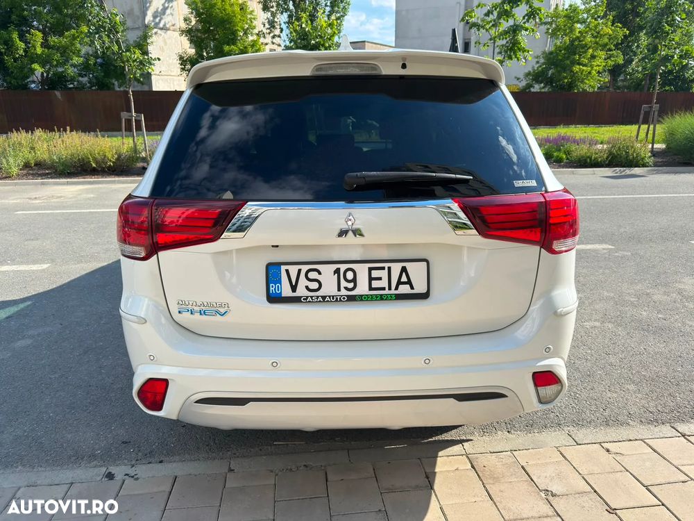 Mitsubishi Outlander PHEV 2.4 L 4X4 Instyle+ - 5