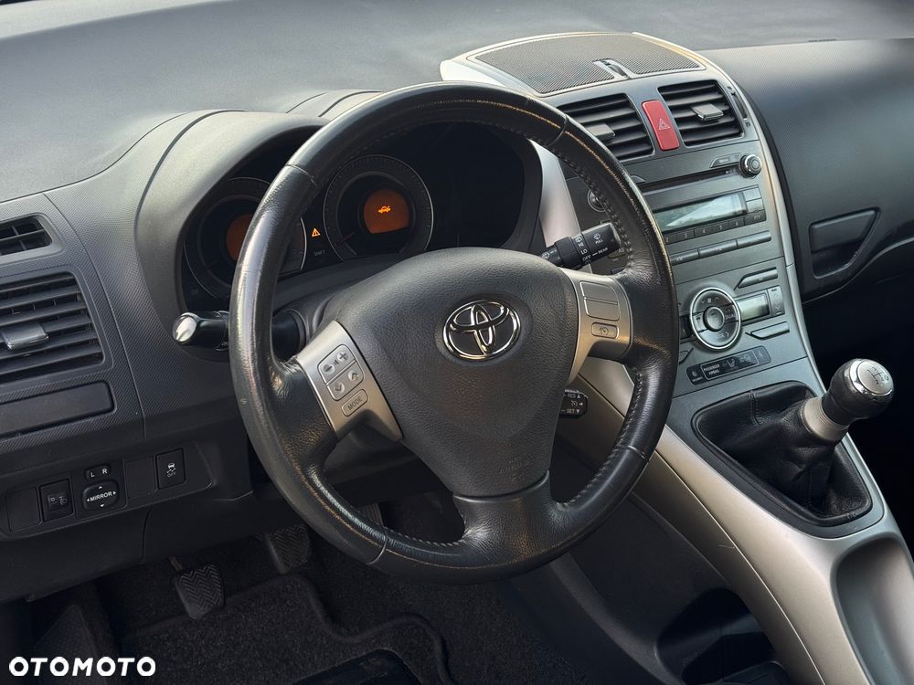 Toyota Auris 1.6 VVT-i Executive - 14